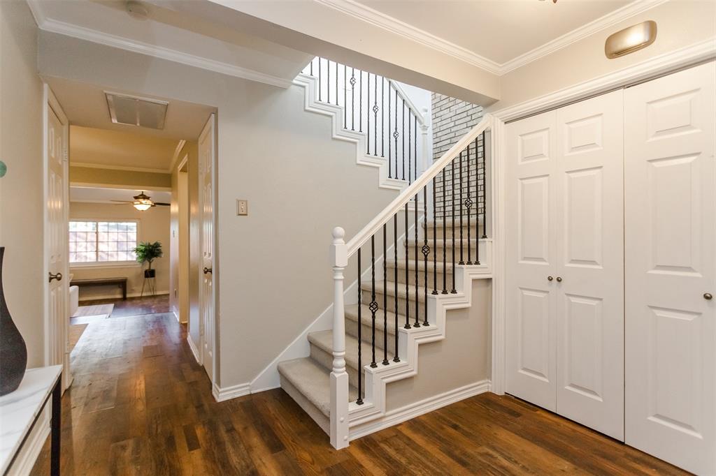 2706 Meadowstone Court Carrollton, TX 75006 - Photo 11 of 32