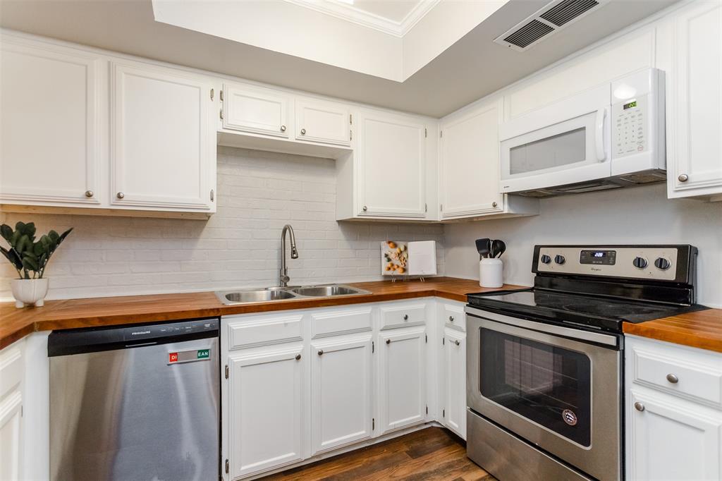 2706 Meadowstone Court Carrollton, TX 75006 - Photo 15 of 32