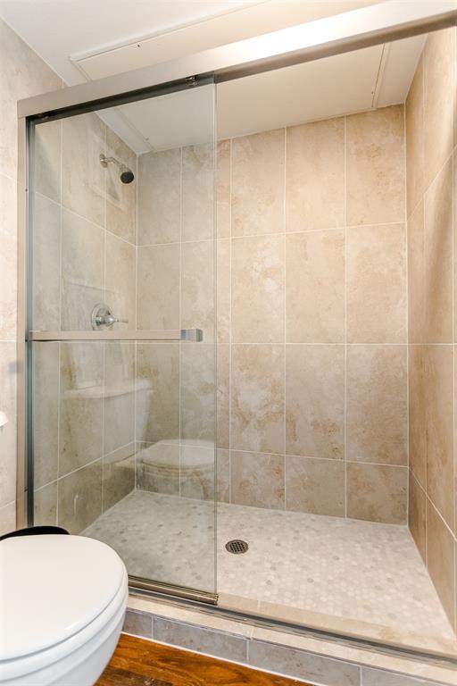 2706 Meadowstone Court Carrollton, TX 75006 - Photo 10 of 32