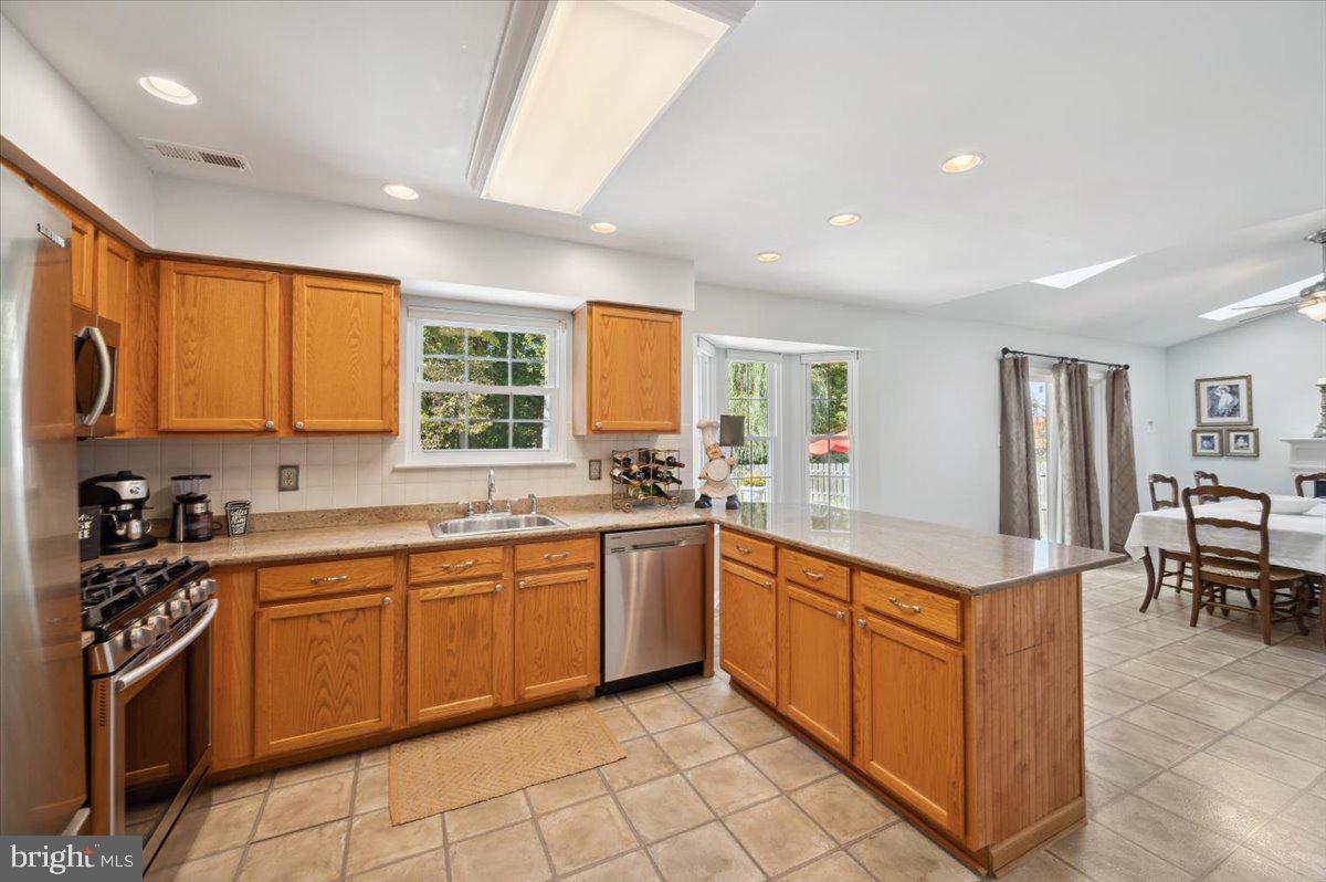 134 Cornflower Road Hamilton, NJ 08620 - Photo 12 of 74 Kitchen