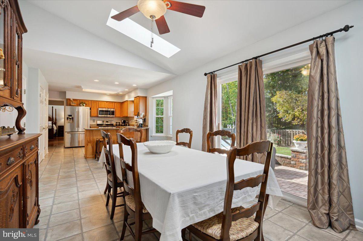 134 Cornflower Road Hamilton, NJ 08620 - Photo 20 of 74 Vaulted Ceiling