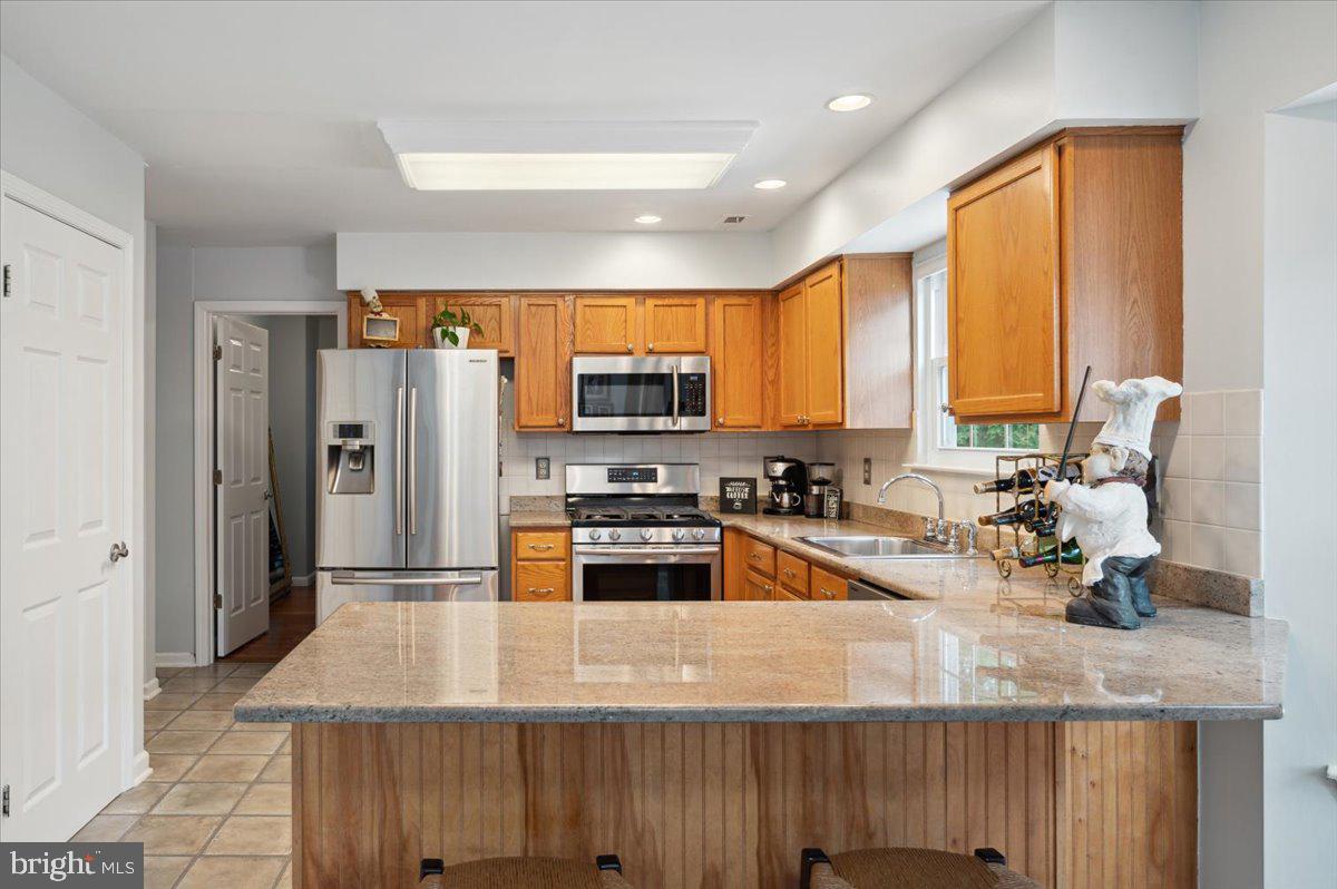 134 Cornflower Road Hamilton, NJ 08620 - Photo 2 of 74 kitchen