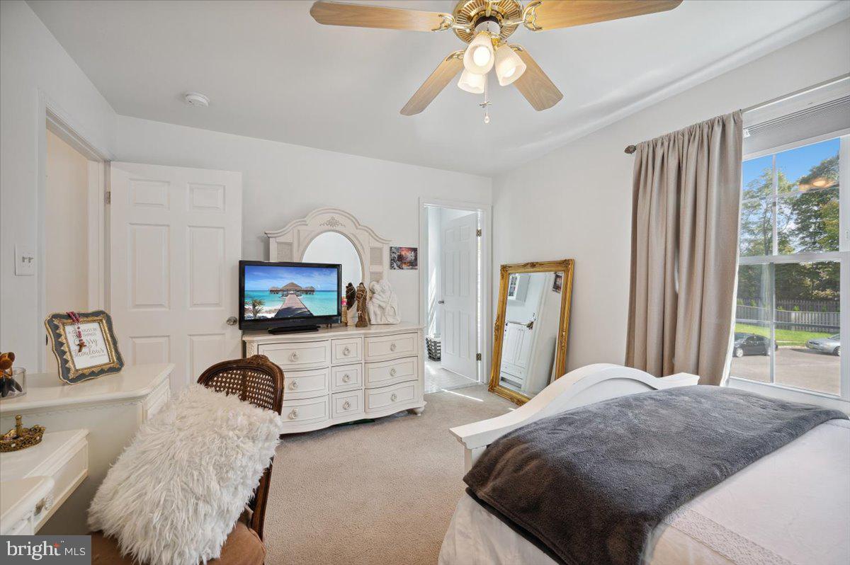 134 Cornflower Road Hamilton, NJ 08620 - Photo 31 of 74 2nd floor bedroom with ensuite full bath