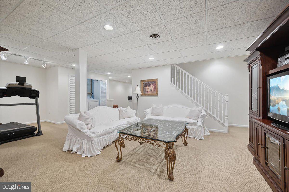 134 Cornflower Road Hamilton, NJ 08620 - Photo 37 of 74 Basement bull bath