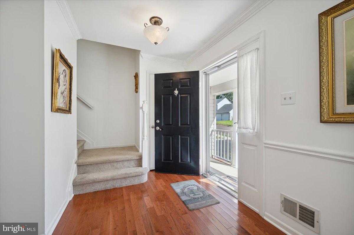 134 Cornflower Road Hamilton, NJ 08620 - Photo 8 of 74 Front foyer