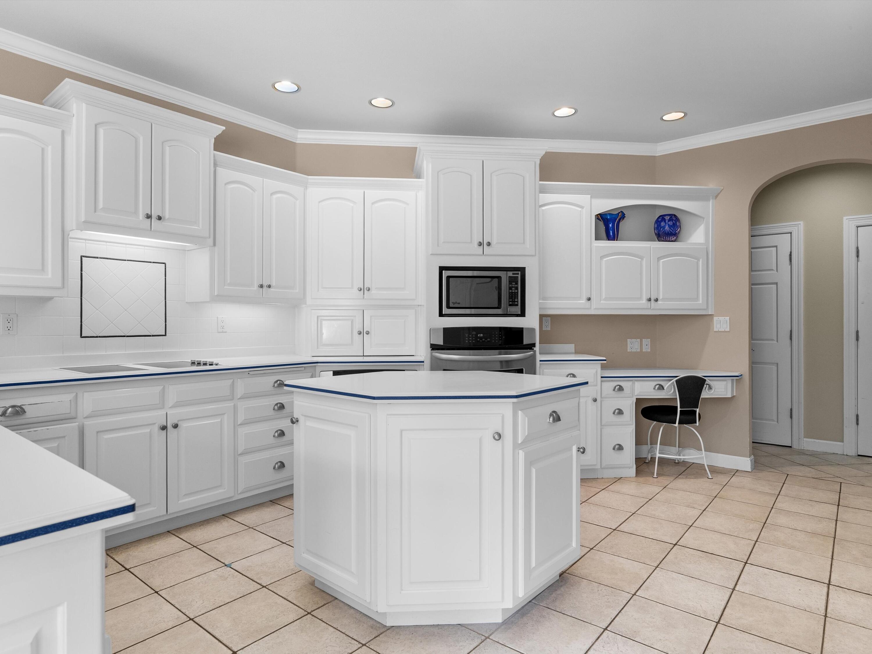 3505 Edgewood Road Manitowoc, WI 54220 - Photo 26 of 68 Kitchen