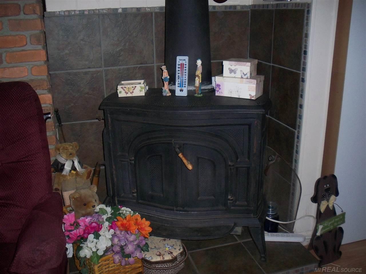 5358 Davis Road St. Clair, MI 48079 - Photo 8 of 24 Ben Franklin Stove