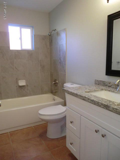 4240 West Redfield Road Phoenix, AZ 85053 - Photo 14 of 27 Hall Bath