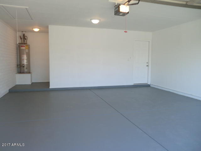 4240 West Redfield Road Phoenix, AZ 85053 - Photo 26 of 27 Garage