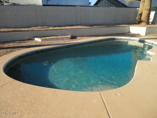4240 West Redfield Road Phoenix, AZ 85053 - Photo 3 of 27 CIMG8184