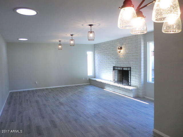 4240 West Redfield Road Phoenix, AZ 85053 - Photo 10 of 27 Family Room from Dining