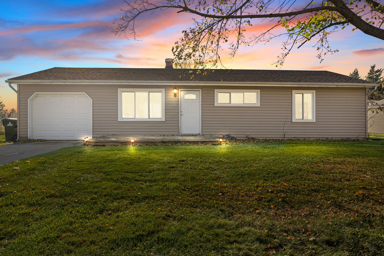 5011-3 Three Oaks Road Crystal Lake, IL 60014 - Photo 16 of 16 a front view of house with yard