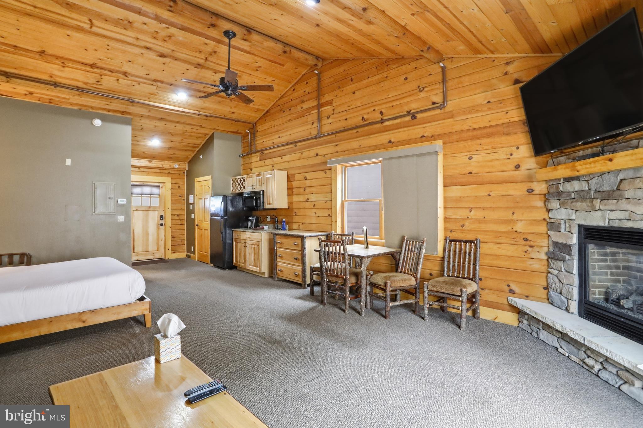 285 Cabin Lodge Road McHenry, MD 21541 - Photo 6 of 9