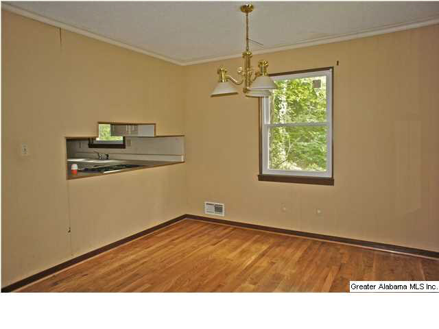 336 Sun Valley Road Birmingham, AL 35215 - Photo 8 of 32