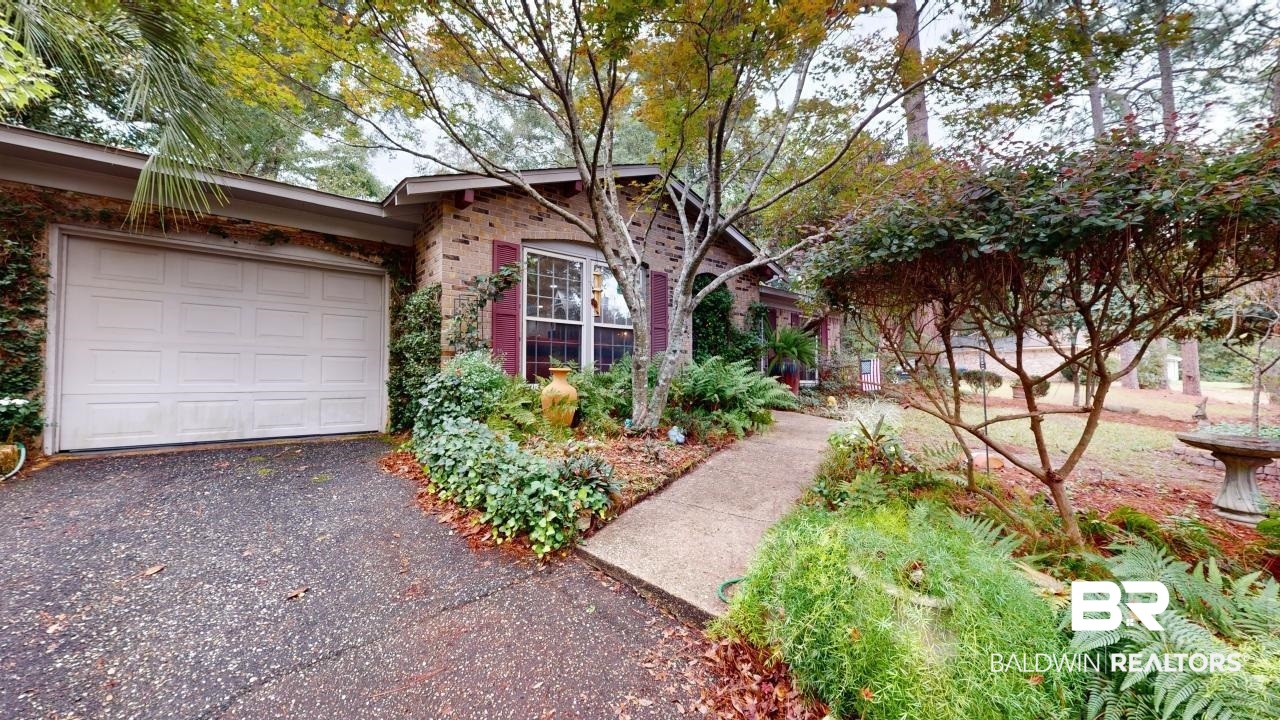 303 Vanderbilt Drive Mobile, AL 36608 - Photo 2 of 28