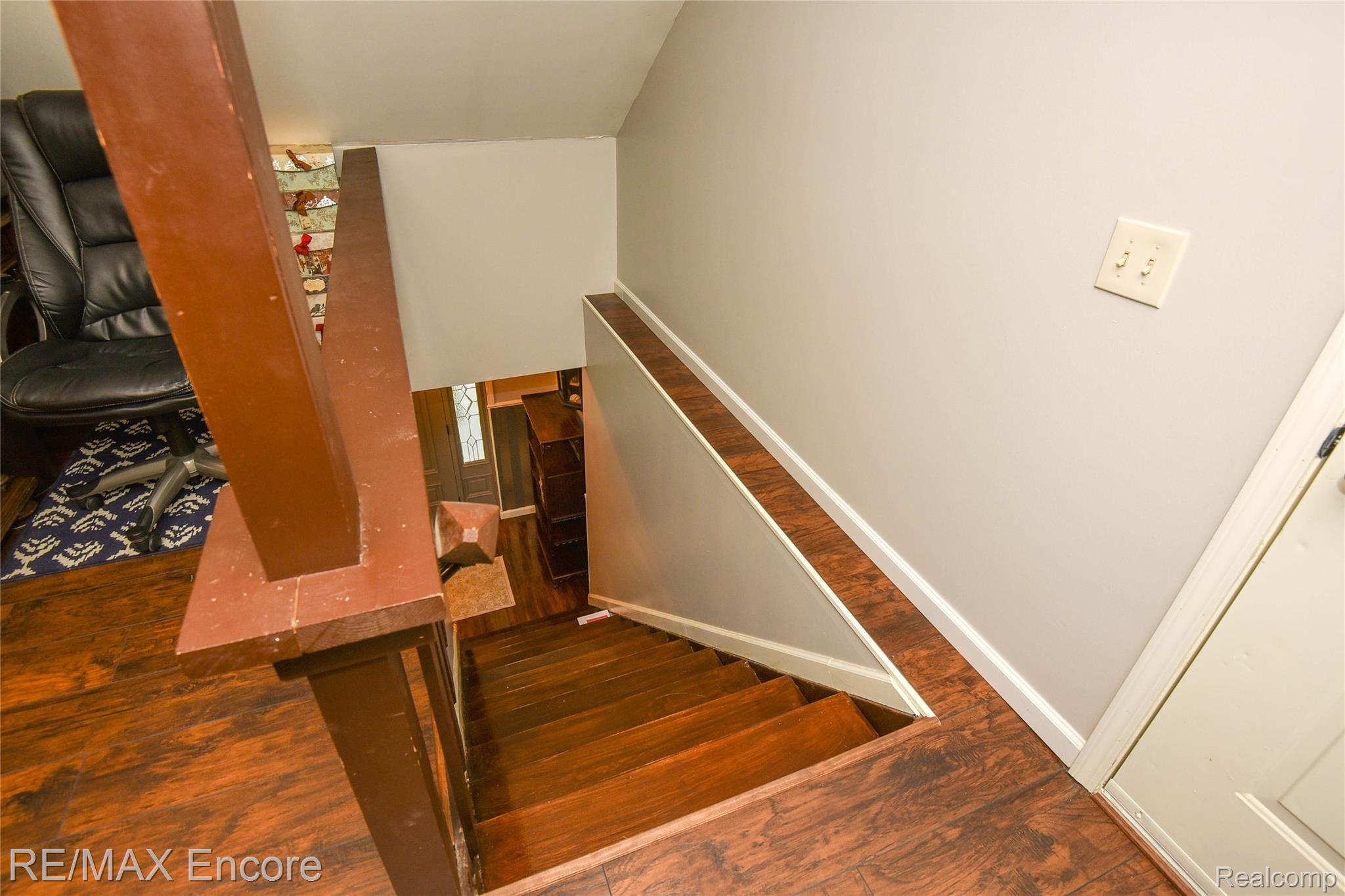 6274 Washburn Road Goodrich, MI 48438 - Photo 76 of 96 Up Level Office Den Area (3).jpg