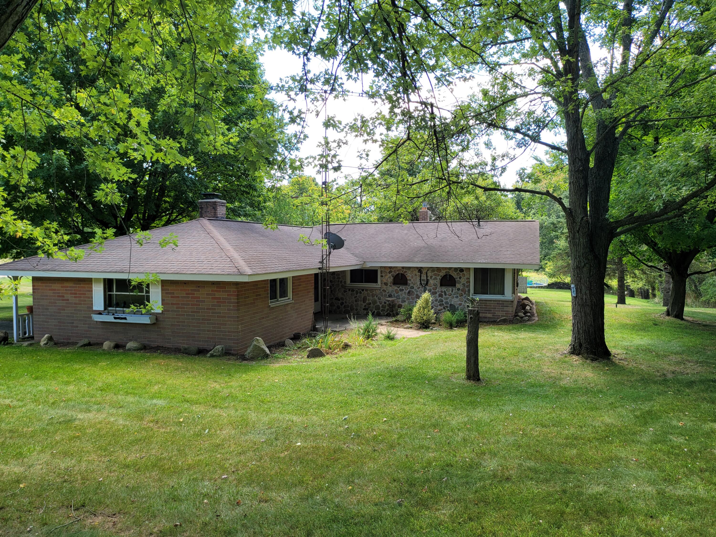 12700 Schleweis Road Manchester, MI 48158 - Photo 3 of 20 20240908_124201