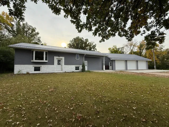 $340,000 | 15636 Us Highway Northeast, Thief River Falls, MN 56701