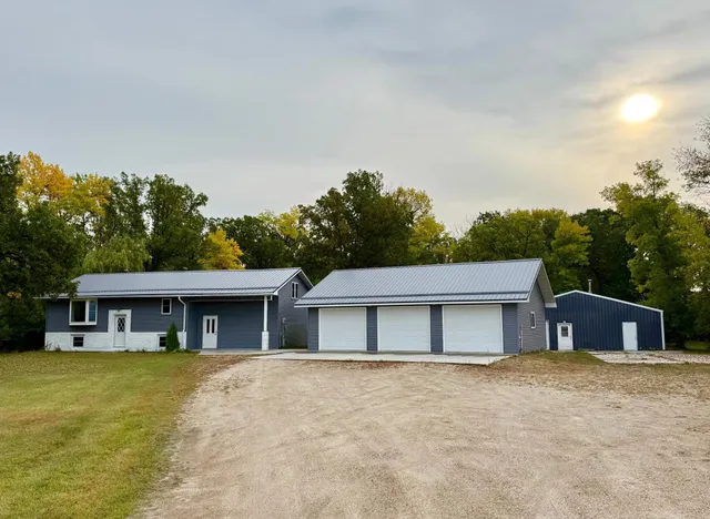 $340,000 | 15636 Us Highway Northeast, Thief River Falls, MN 56701