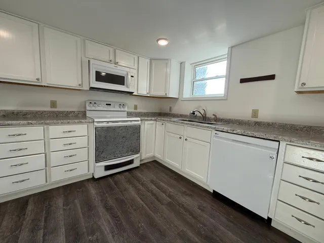 $340,000 | 15636 Us Highway Northeast, Thief River Falls, MN 56701