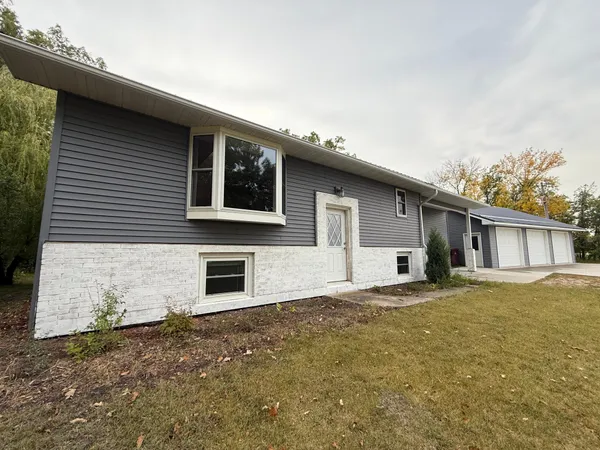 $319,000 | 15636 Us Highway Northeast, Thief River Falls, MN 56701