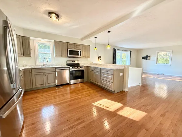 $319,000 | 15636 Us Highway Northeast, Thief River Falls, MN 56701