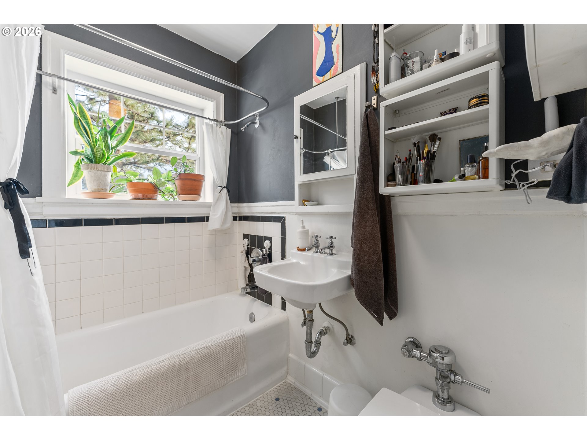 20 Northwest 16th Avenue, Unit 215 Portland, OR 97209 - Photo 12 of 25 Bathroom