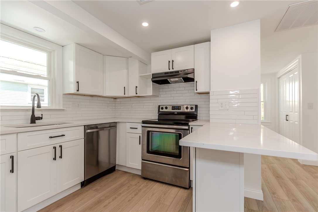 19 Leigh Road Cumberland, RI 02864 - Photo 12 of 31 Kitchen