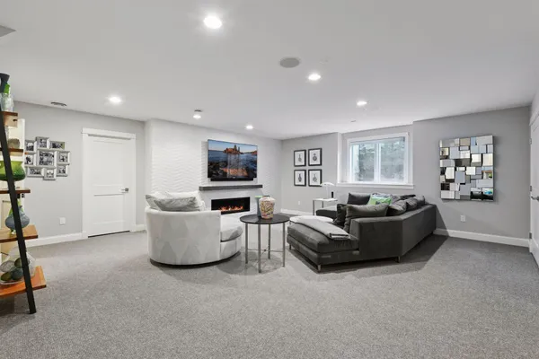 $2,195,000 | 633 Park Street East, Wayzata, MN 55391