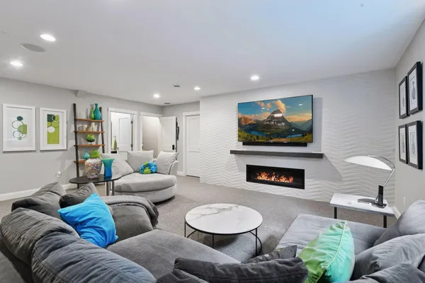 $2,195,000 | 633 Park Street East, Wayzata, MN 55391