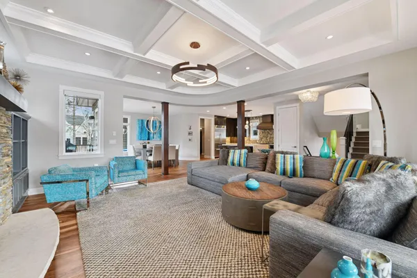 $2,195,000 | 633 Park Street East, Wayzata, MN 55391