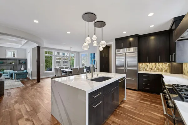 $2,195,000 | 633 Park Street East, Wayzata, MN 55391