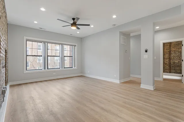 $3,100 | 7663 North Rogers Avenue, Unit 3, Chicago, IL 60626