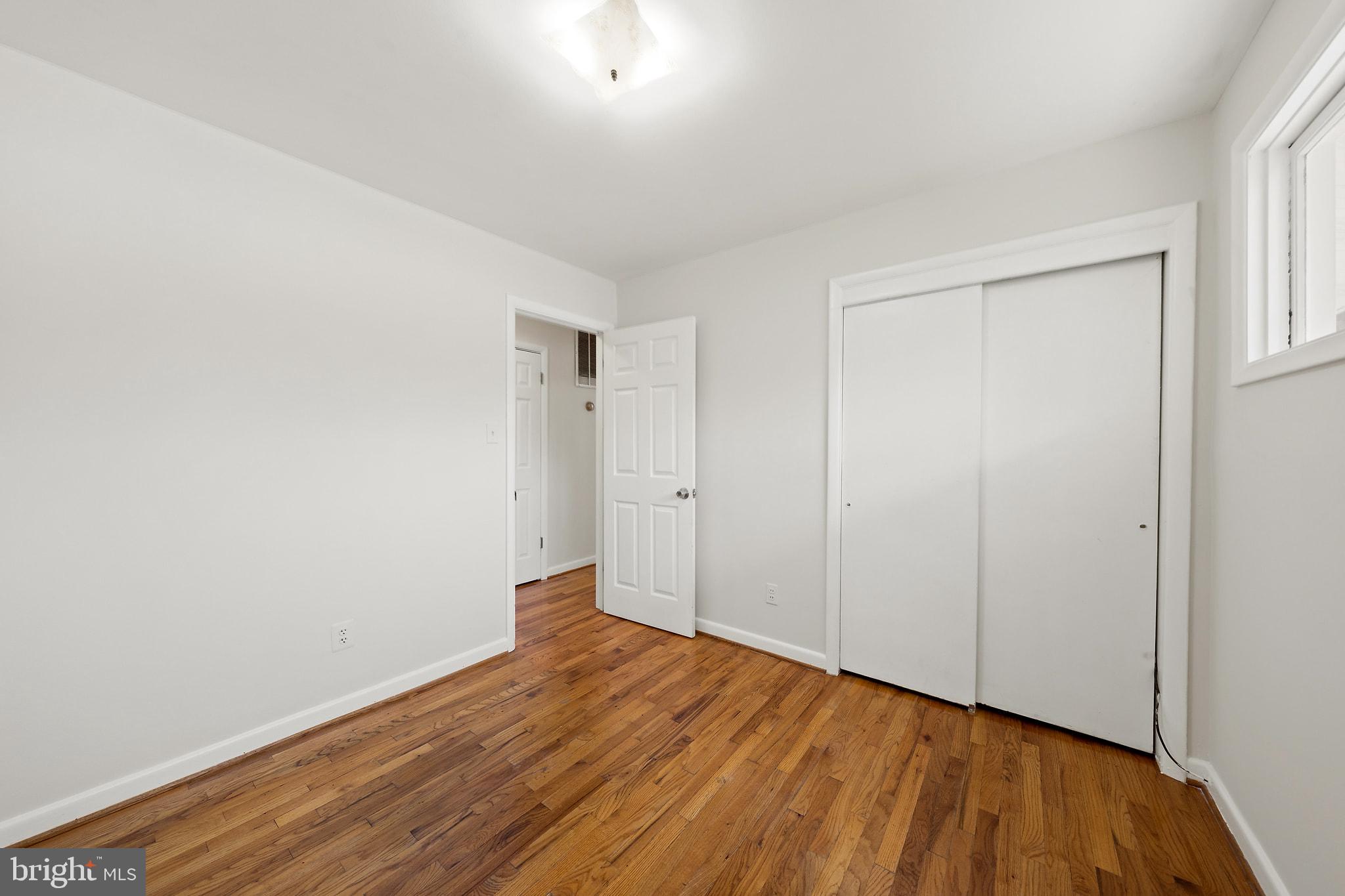 4501 Renn Street Rockville, MD 20853 - Photo 18 of 36
