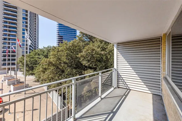 $2,500 | 3883 Turtle Creek Boulevard, Unit 306, Dallas, TX 75219