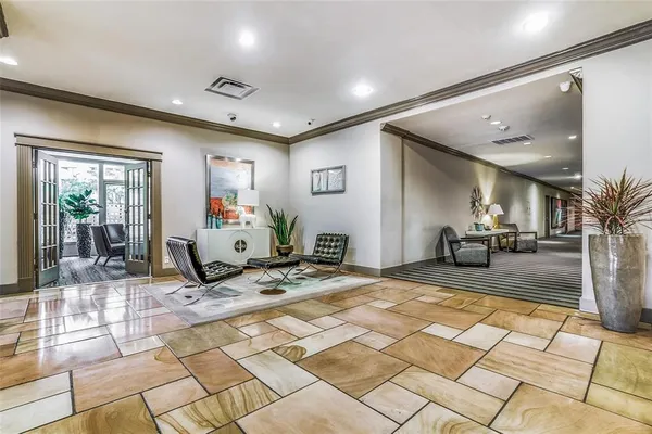 $2,500 | 3883 Turtle Creek Boulevard, Unit 306, Dallas, TX 75219