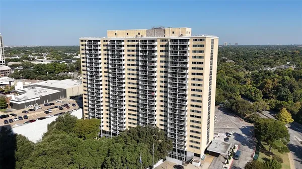 $2,500 | 3883 Turtle Creek Boulevard, Unit 306, Dallas, TX 75219