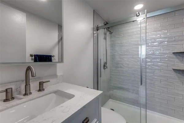 $2,500 | 3883 Turtle Creek Boulevard, Unit 306, Dallas, TX 75219