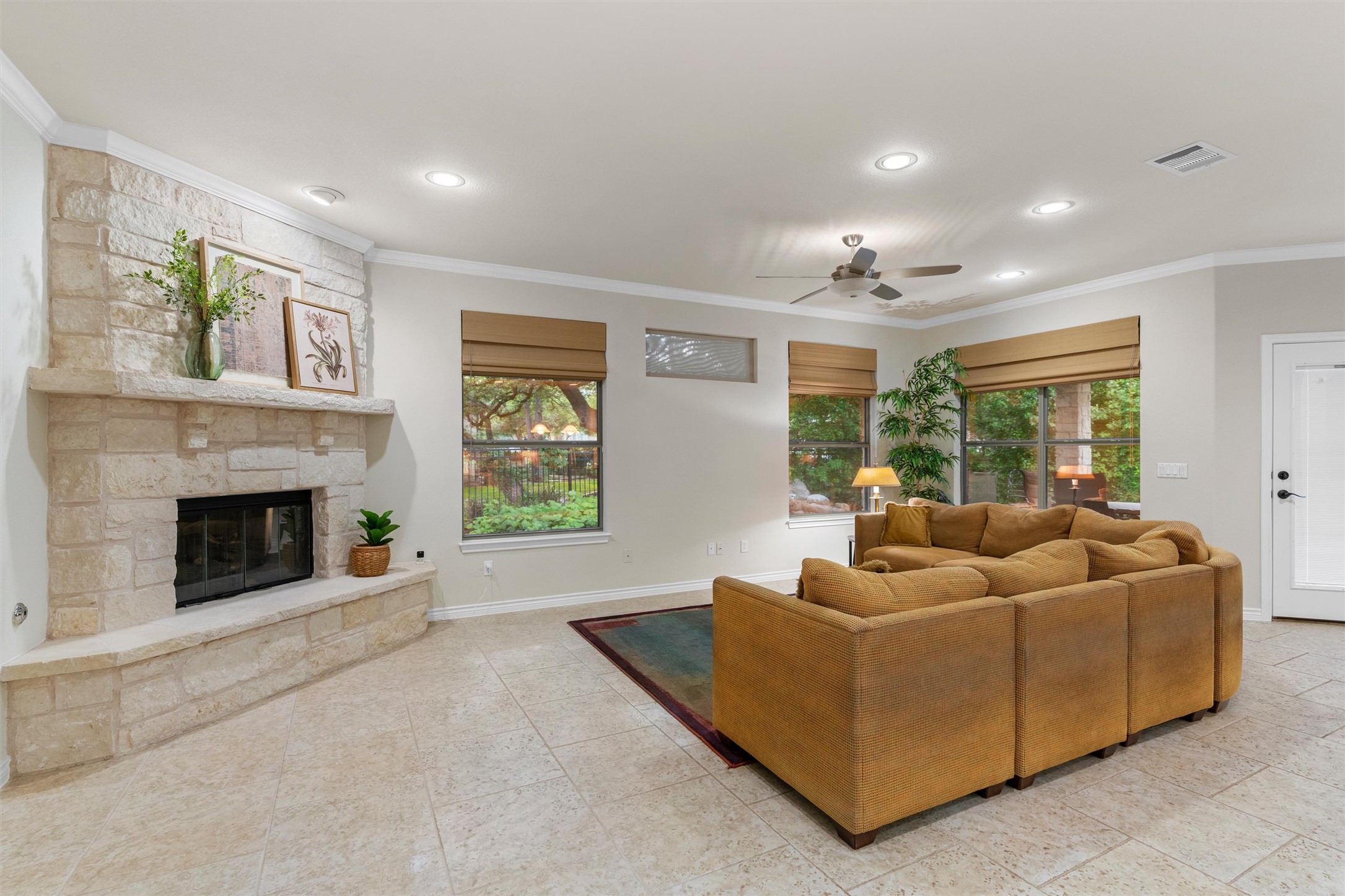 809 Boquilla Trail Georgetown, TX 78633 - Photo 2 of 39