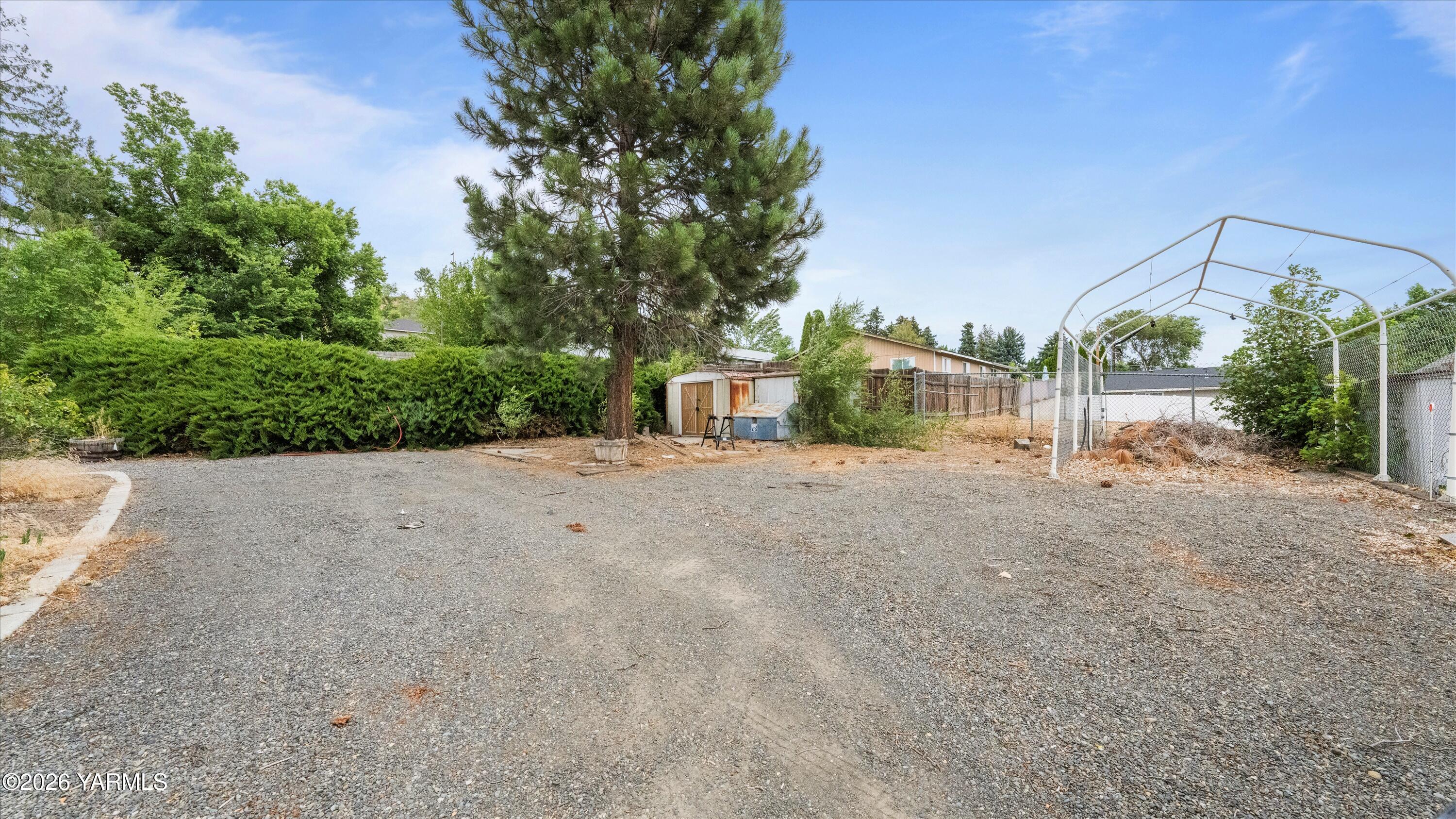 507 Speyers Road Selah, WA 98942 - Photo 3 of 24 03-7R502651