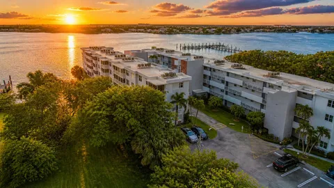 $189,900 | 1820 New Palm Way, Unit 308, Boynton Beach, FL 33435