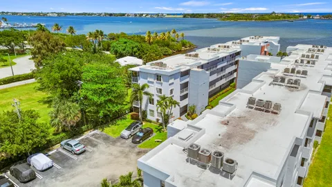 $189,900 | 1820 New Palm Way, Unit 308, Boynton Beach, FL 33435