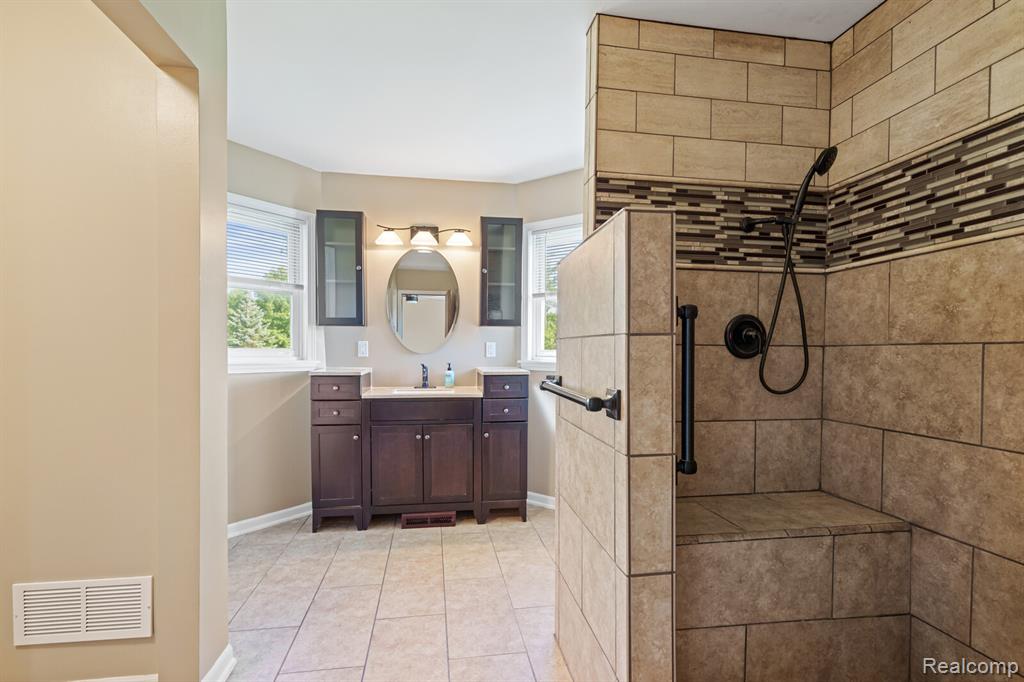 8038 Duquette Road Yale, MI 48097 - Photo 19 of 32