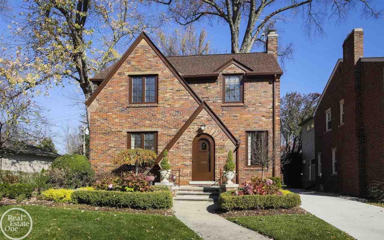 1712 Broadstone Road Grosse Pointe Woods, MI 48236 - Photo 1 of 34