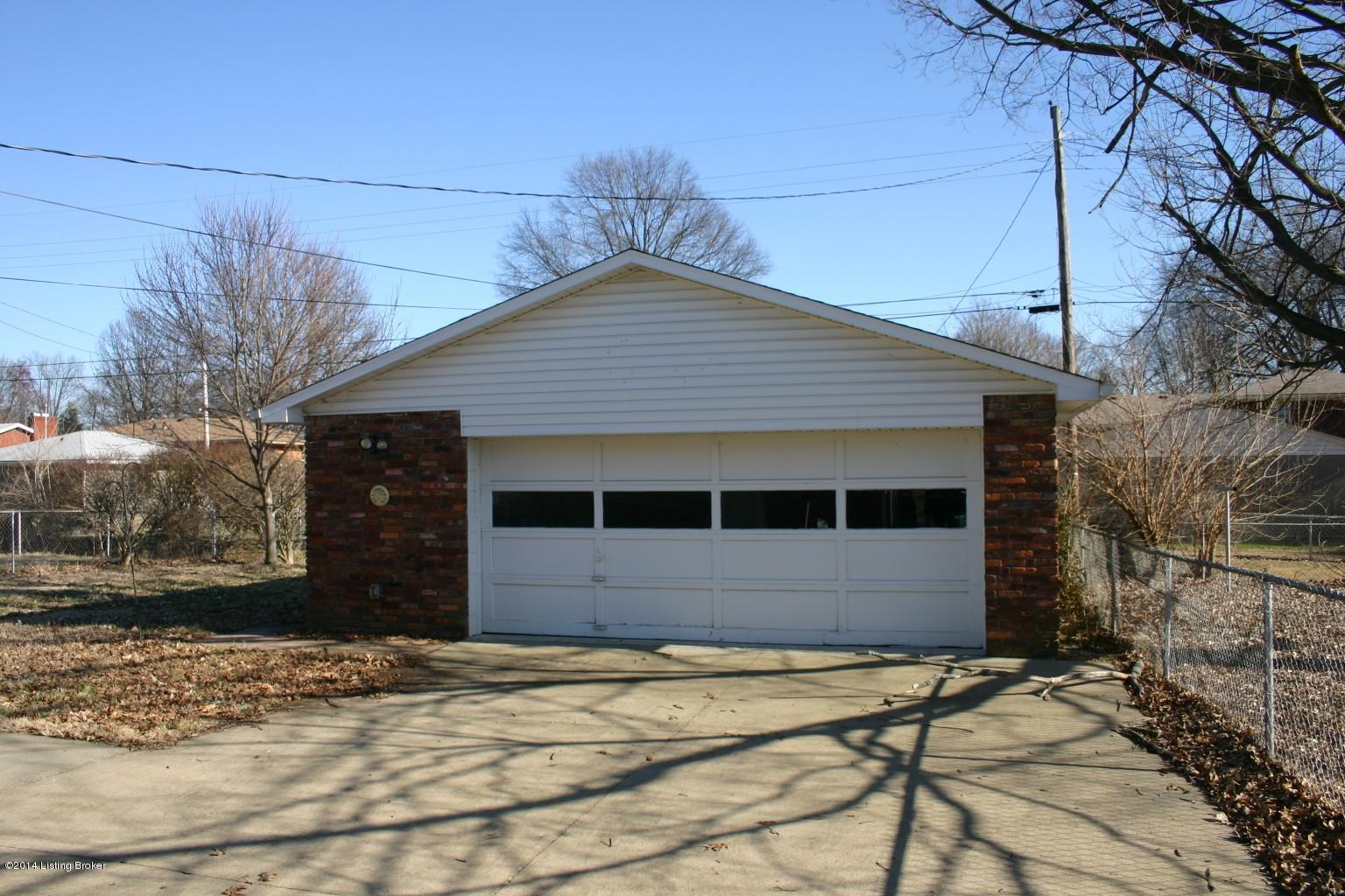 2904 Sheldon Road Louisville, KY 40218 - Photo 2 of 4 IMG_0004