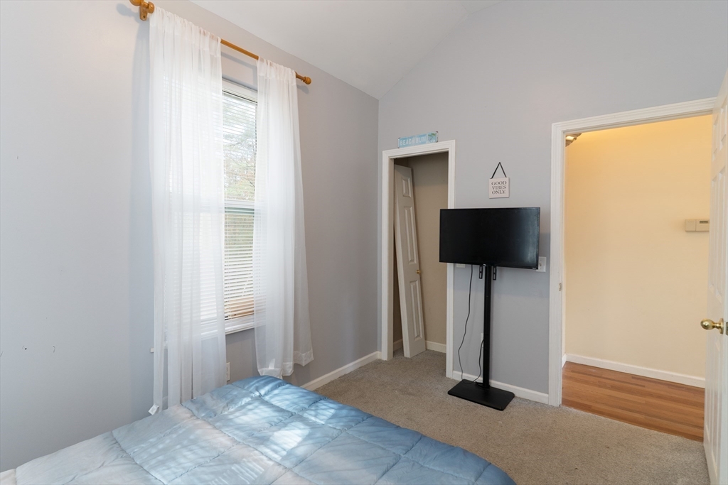 68 Lyon Road West Brookfield, MA 01585 - Photo 10 of 40