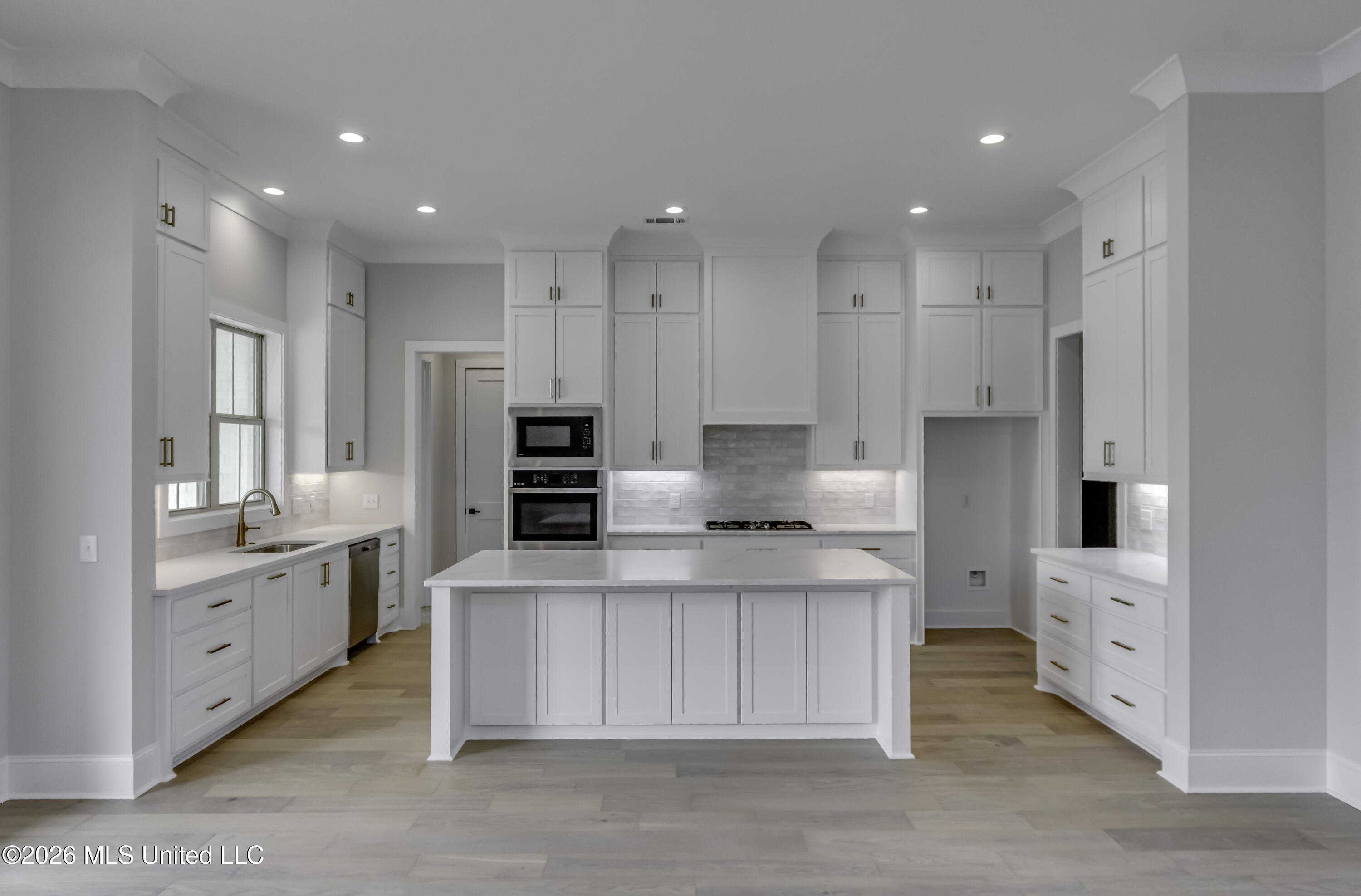 114 Charleston Circle Madison, MS 39110 - Photo 11 of 25 114 Charleston Cv--8