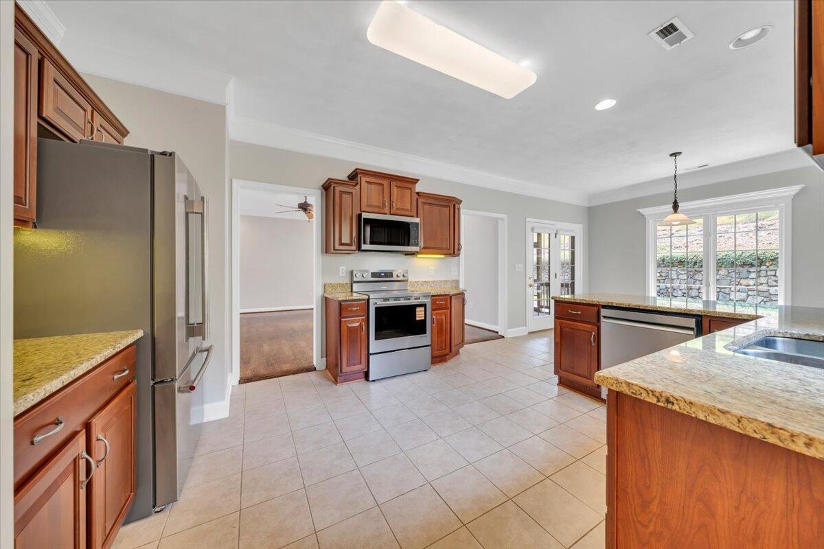 2512 Oak Ridge Lane Salem, VA 24153 - Photo 17 of 49 19-MIB03068