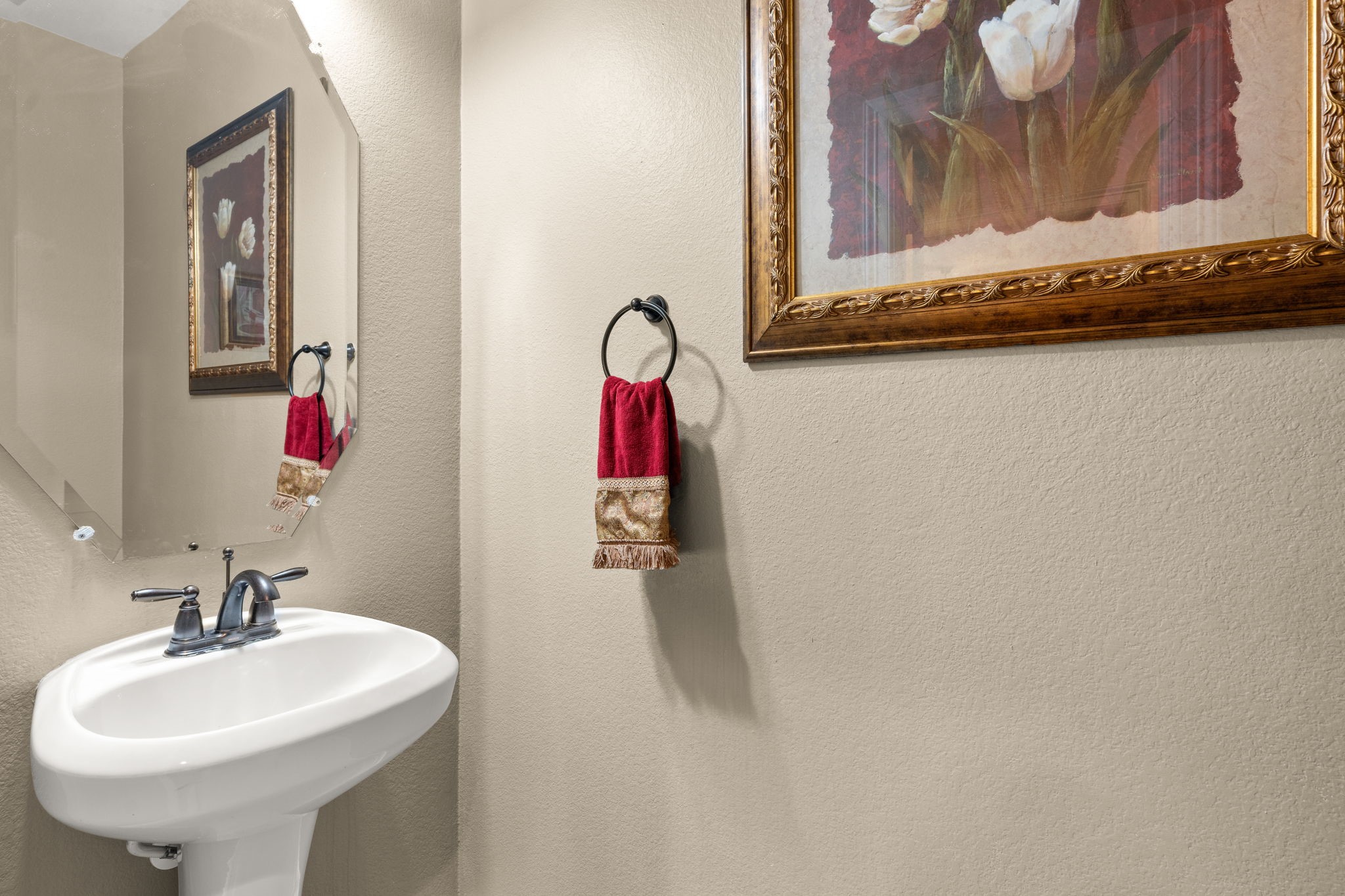 28503 Riverside Crest Lane Houston, TX 77336 - Photo 22 of 50 Nice half bath downstairs.