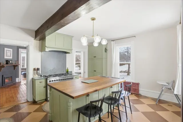 $949,900 | 161 Harbor Road, Shelburne, VT 05482